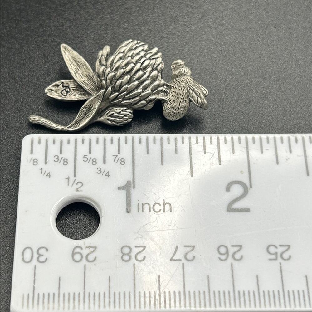 Vintage Signed MB Marjolein Bastin Brooch Pin Bee on Flower Pewter #E410 - Picture 4 of 4